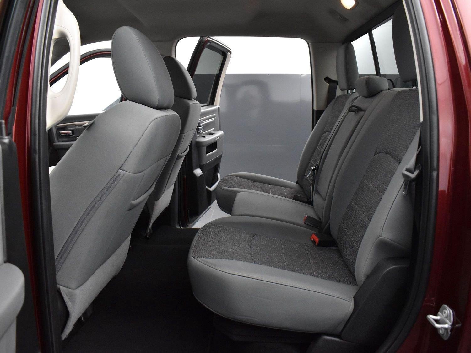 Used 2017 Delmonico Red Pearlcoat Ram Big Horn image 31