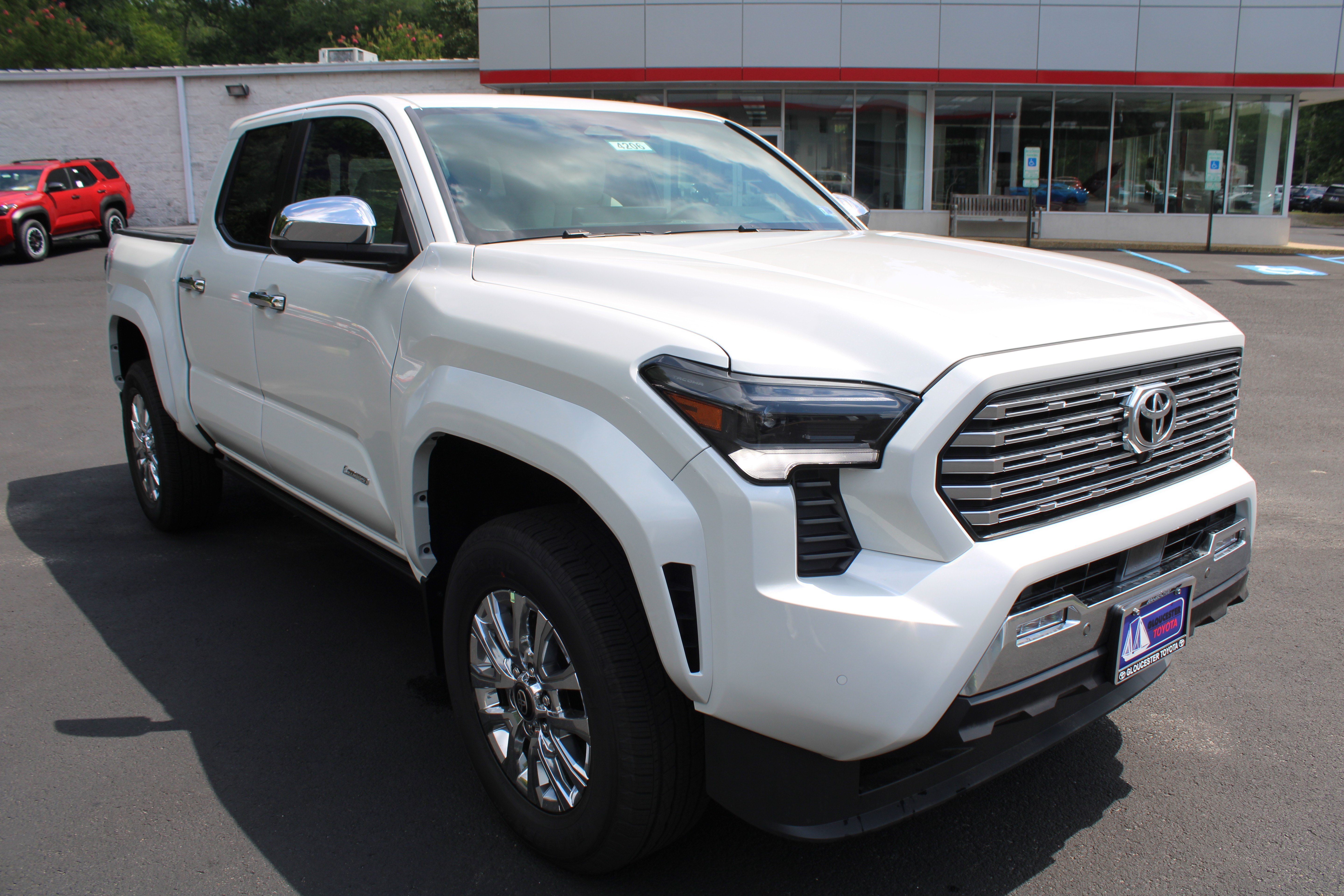New 2026 Wind Chill Pearl <sup>1</sup> Toyota  Limited image 3