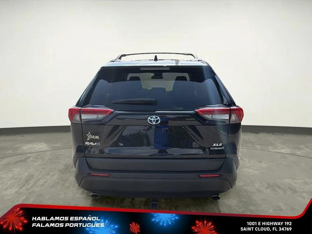 Used 2022 Black Toyota XLE Premium image 5