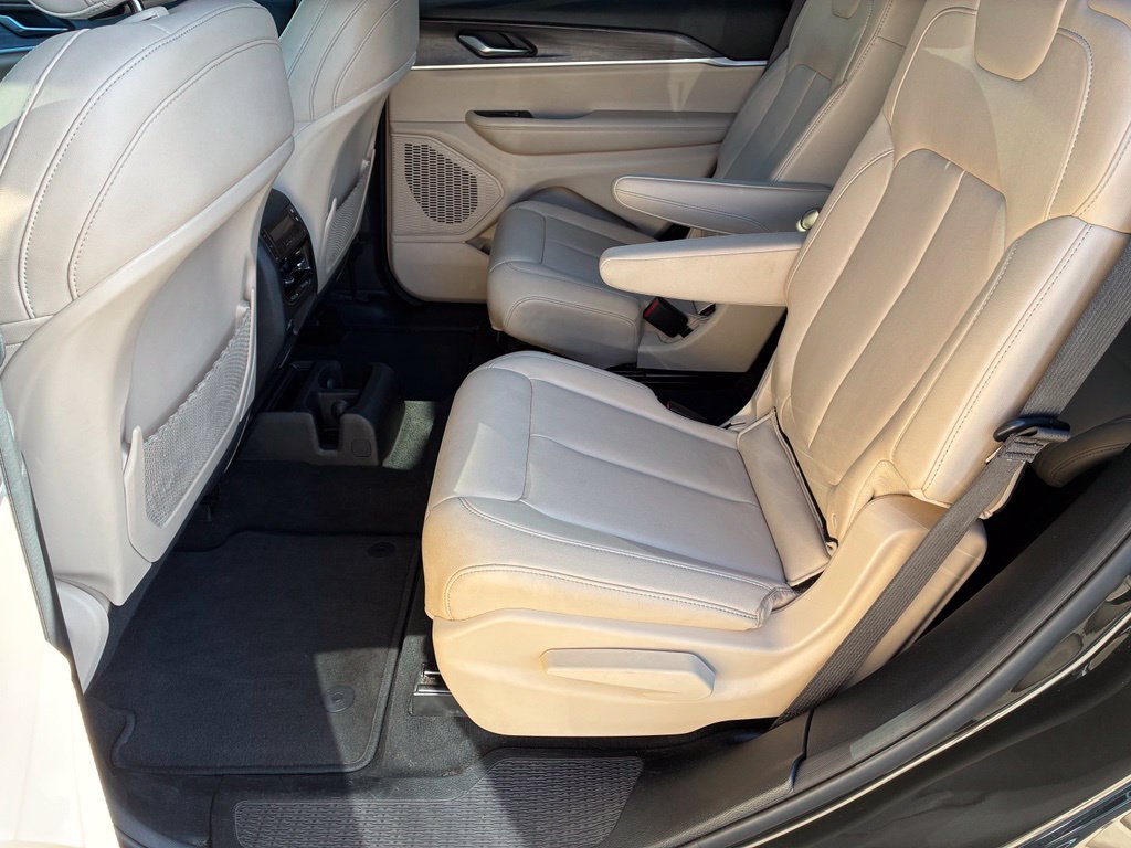 Used 2023 Gray Jeep Limited image 27