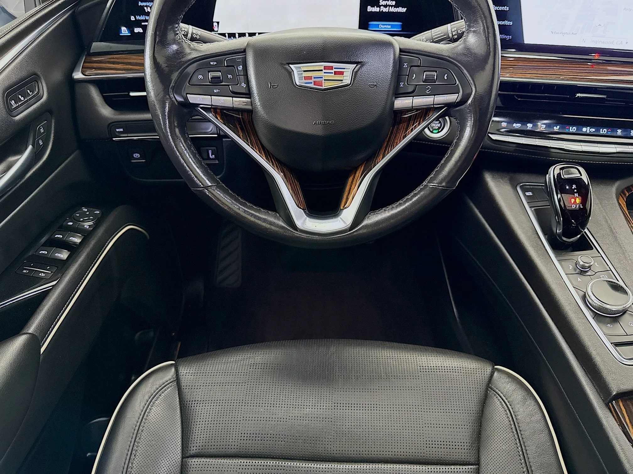 Used 2021 CRYSTAL WHITE TRICOAT Cadillac Premium Luxury image 25