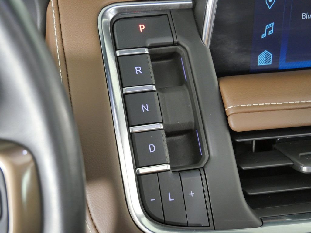 Used 2022 Black Chevrolet High Country image 43