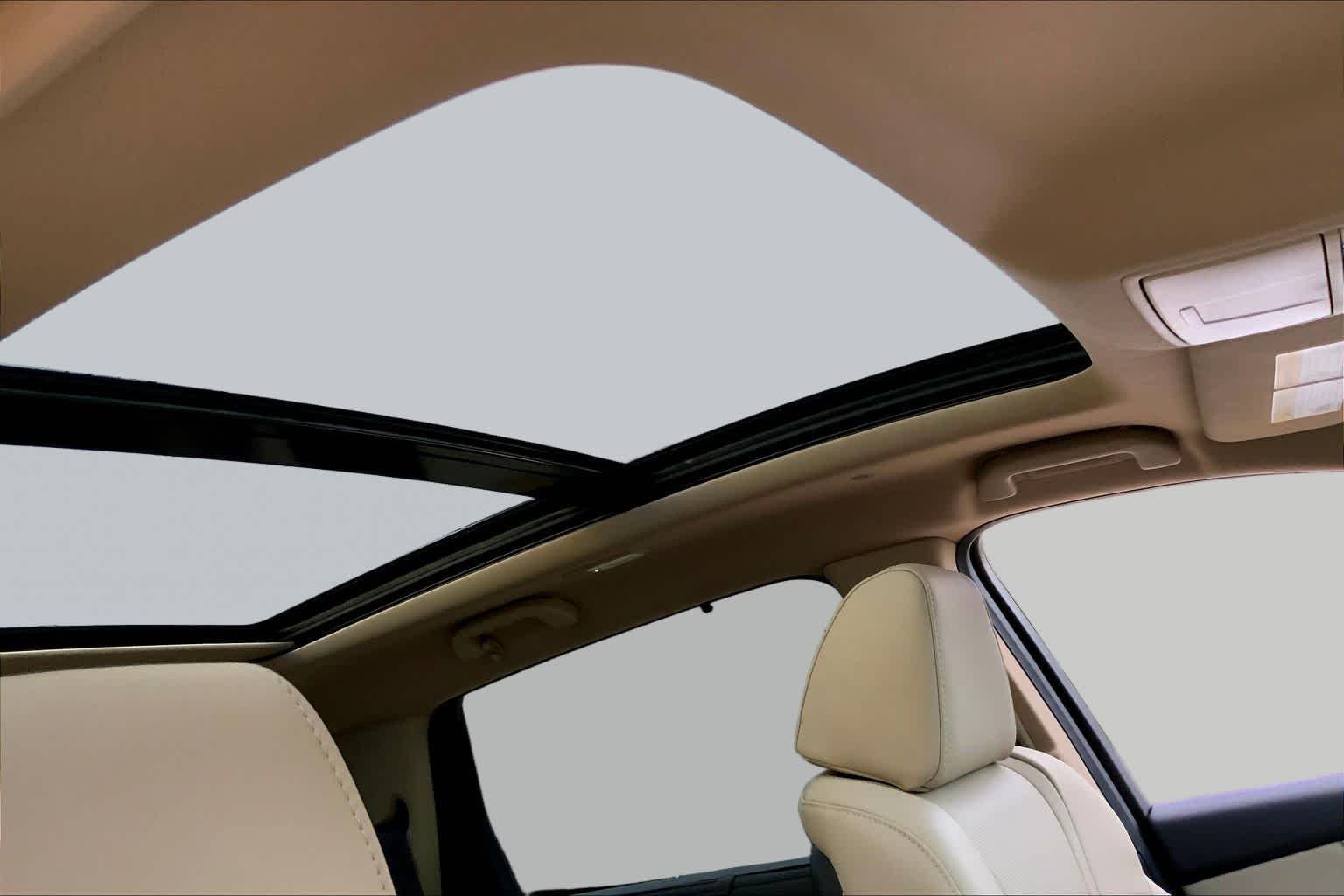 Used 2024 Platinum White Pearl Acura w/Technology Package image 14