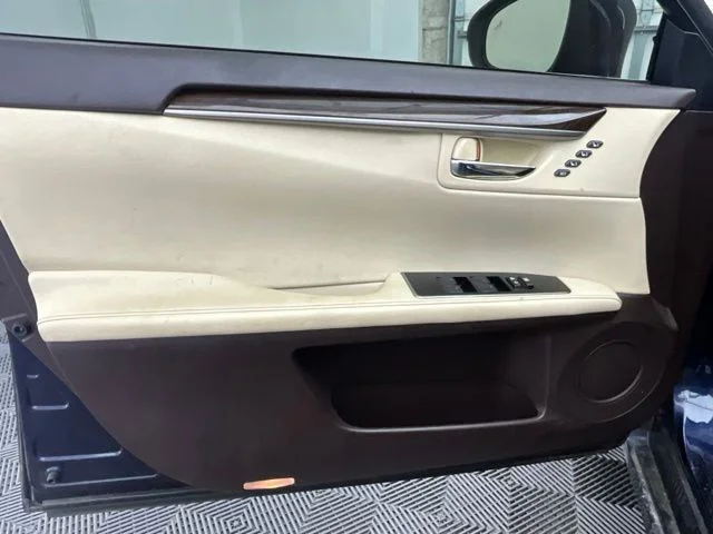 Used 2017 Blue Lexus 350 image 13