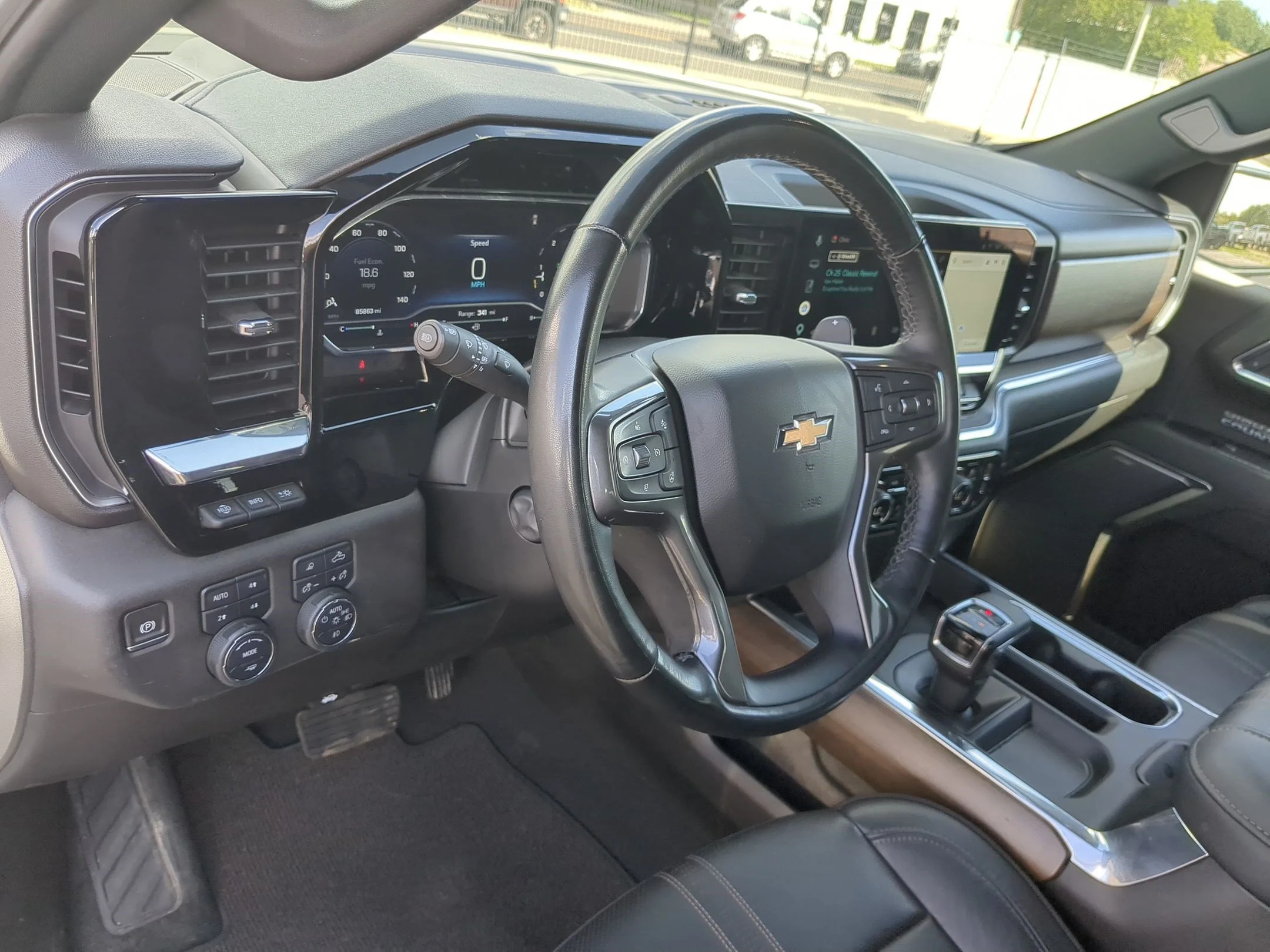 Used 2023 Iridescent Pearl Tricoat Chevrolet High Country image 13