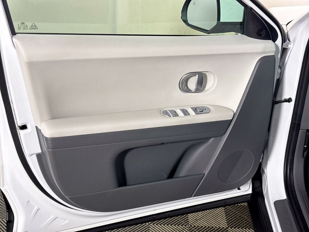 Used 2024 White Hyundai SEL image 10