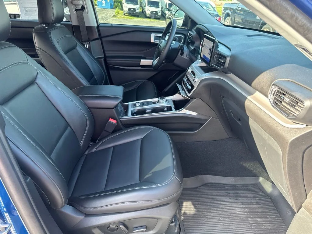 Used 2023 Blue Ford XLT image 35
