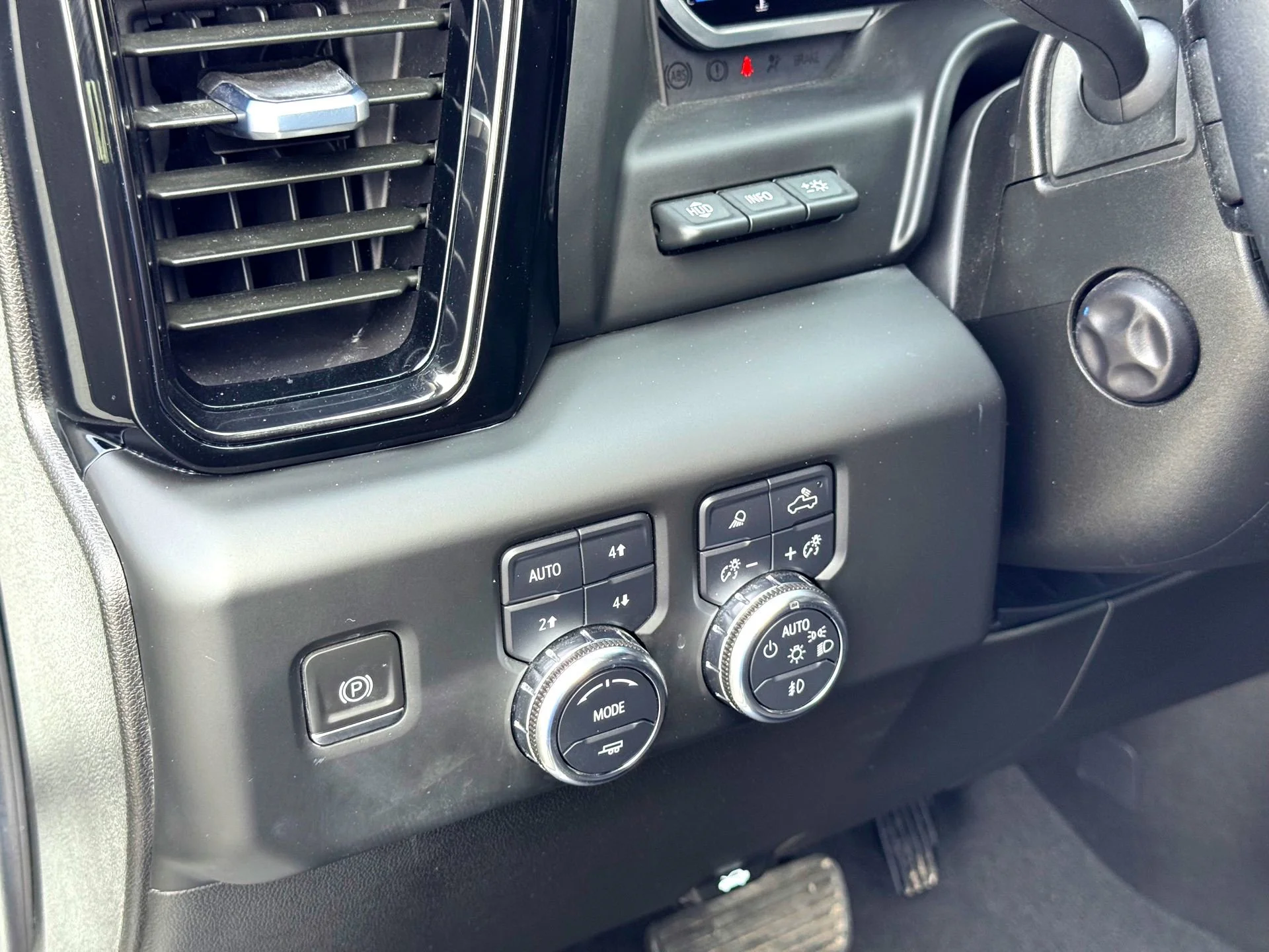 Used 2024 Summit White GMC AT4 image 15