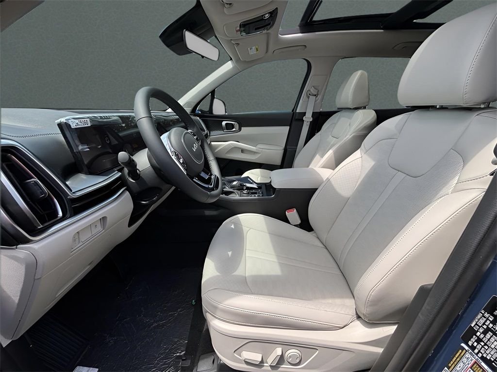 Used 2025 Black Kia S image 11