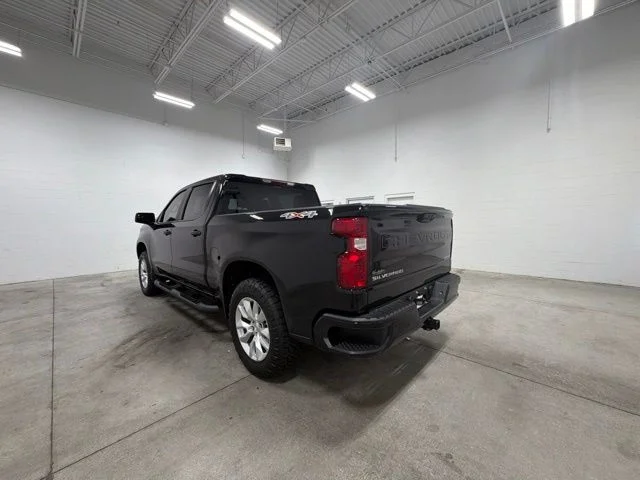 Used 2025 Black Chevrolet Custom image 5