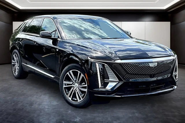 2024 Cadillac LYRIQ Luxury 1