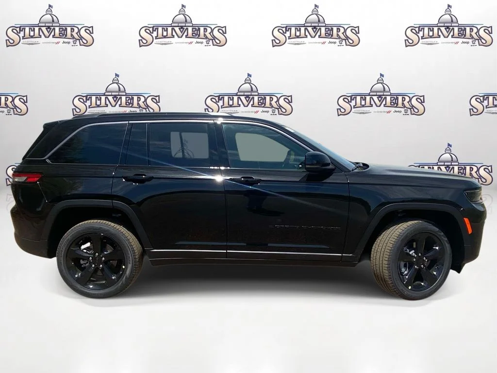New 2026 Diamond Black Crystal Pearl-Coat Exterior Paint Jeep Limited image 7