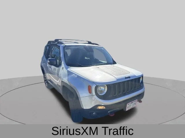 Used 2017 Silver Jeep Trailhawk image 3