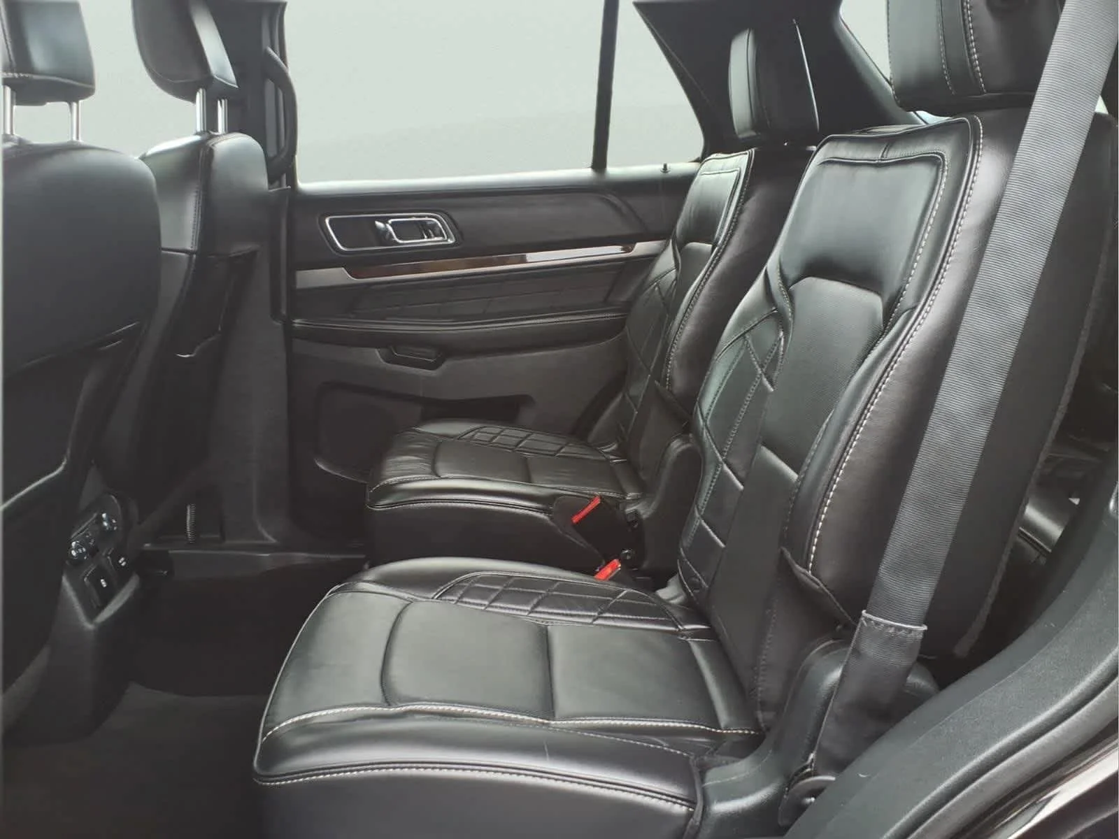 Used 2019 Agate Black Ford Platinum image 29