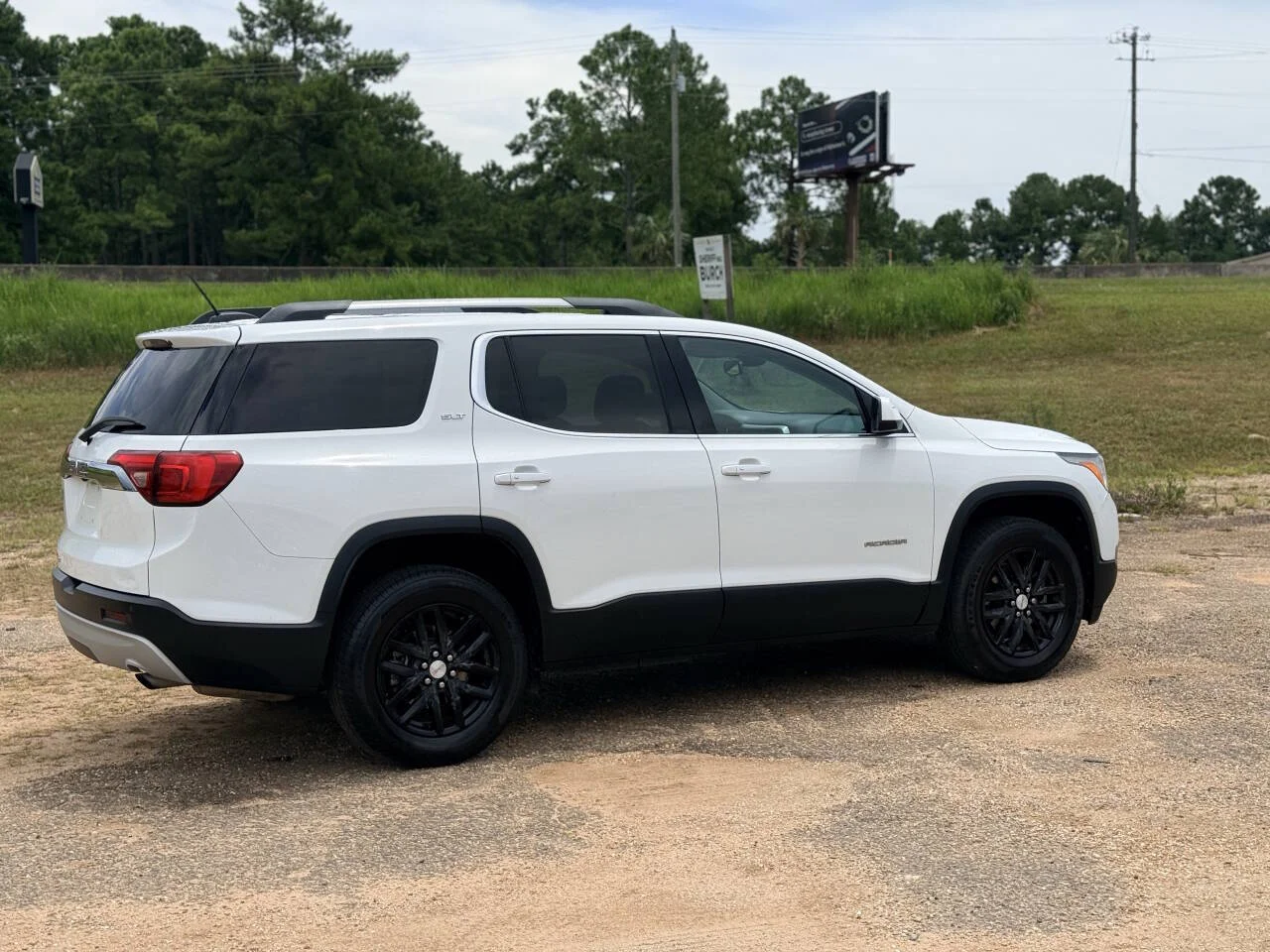 Used 2019 White GMC SLT 1 4dr SUV image 5