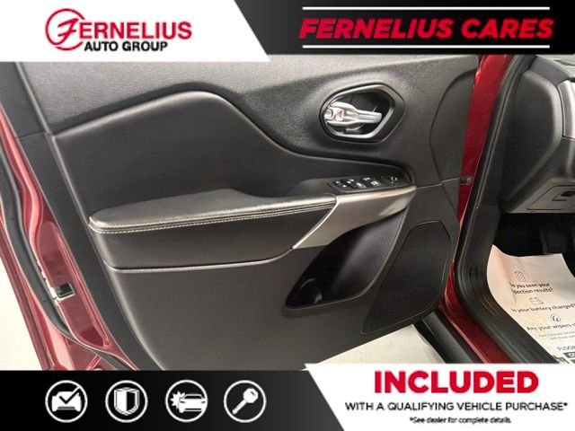 Used 2021 Red Jeep Latitude Lux image 13