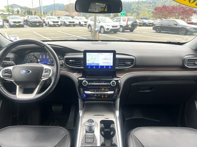 Used 2022 Black Metallic Ford Limited image 12