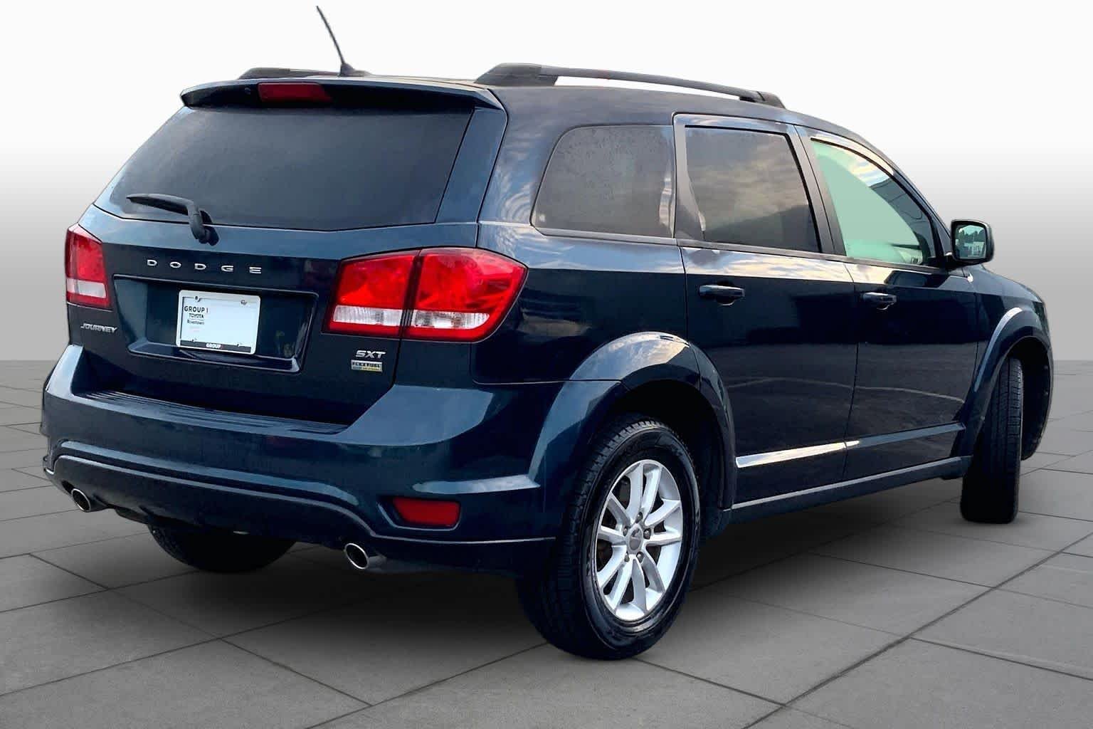 Used 2014 Fathom Blue Pearlcoat Dodge SXT image 12