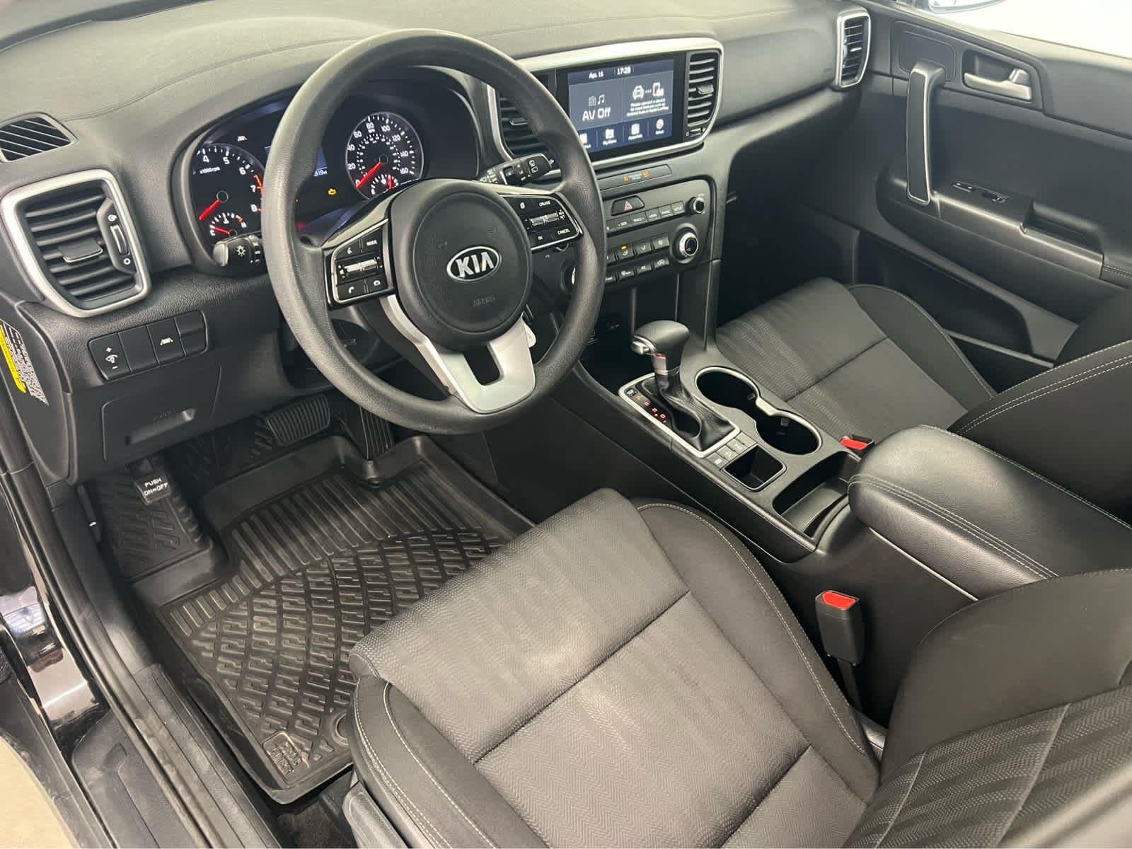 2022 Kia Sportage LX - Photo 13