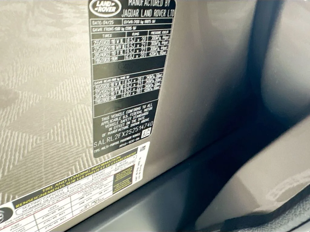 2025 Land Rover Discovery Dynamic SE - Photo 30