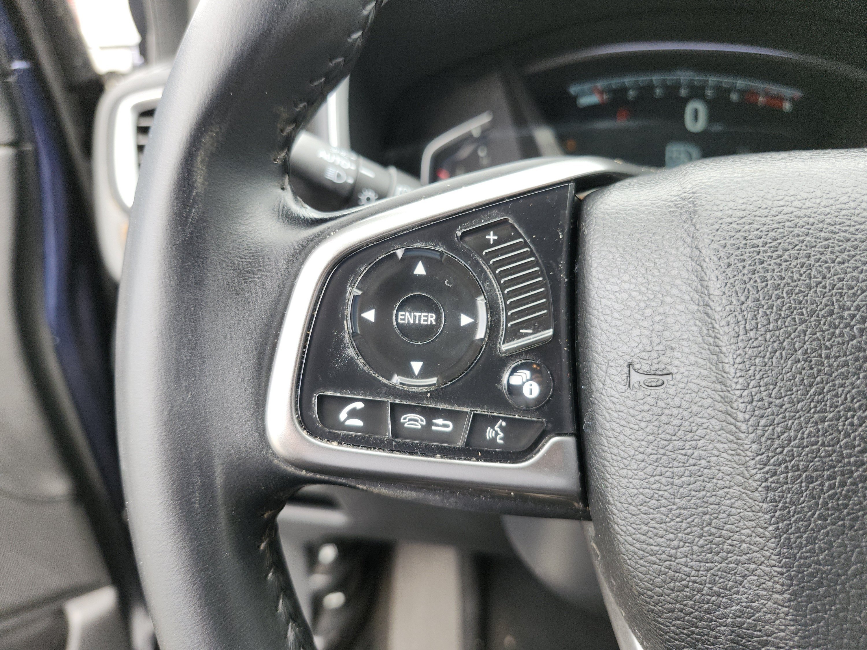 Used 2018  Honda EX-L image 30