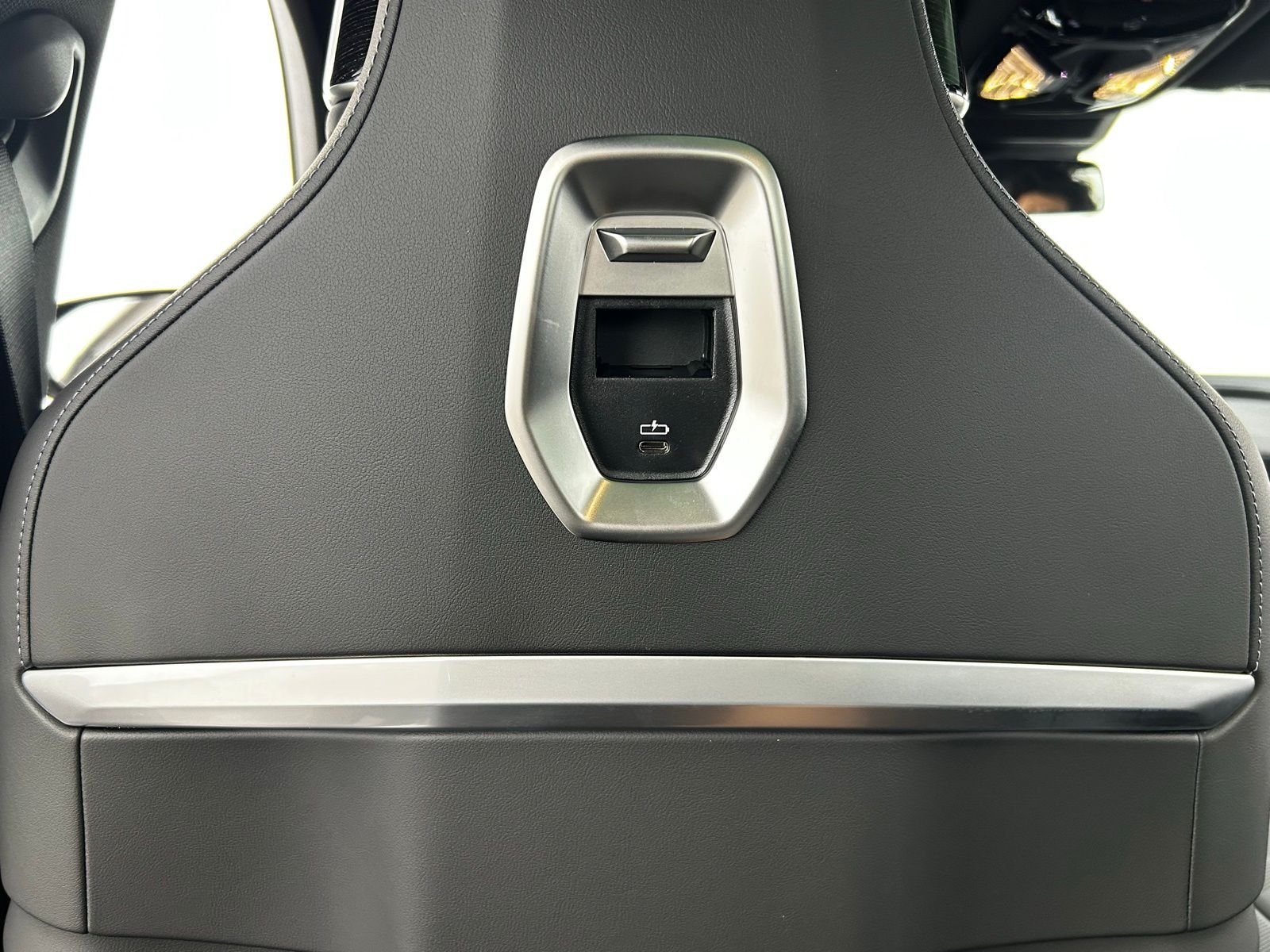New 2026 Black Sapphire Metallic BMW xDrive60 image 55