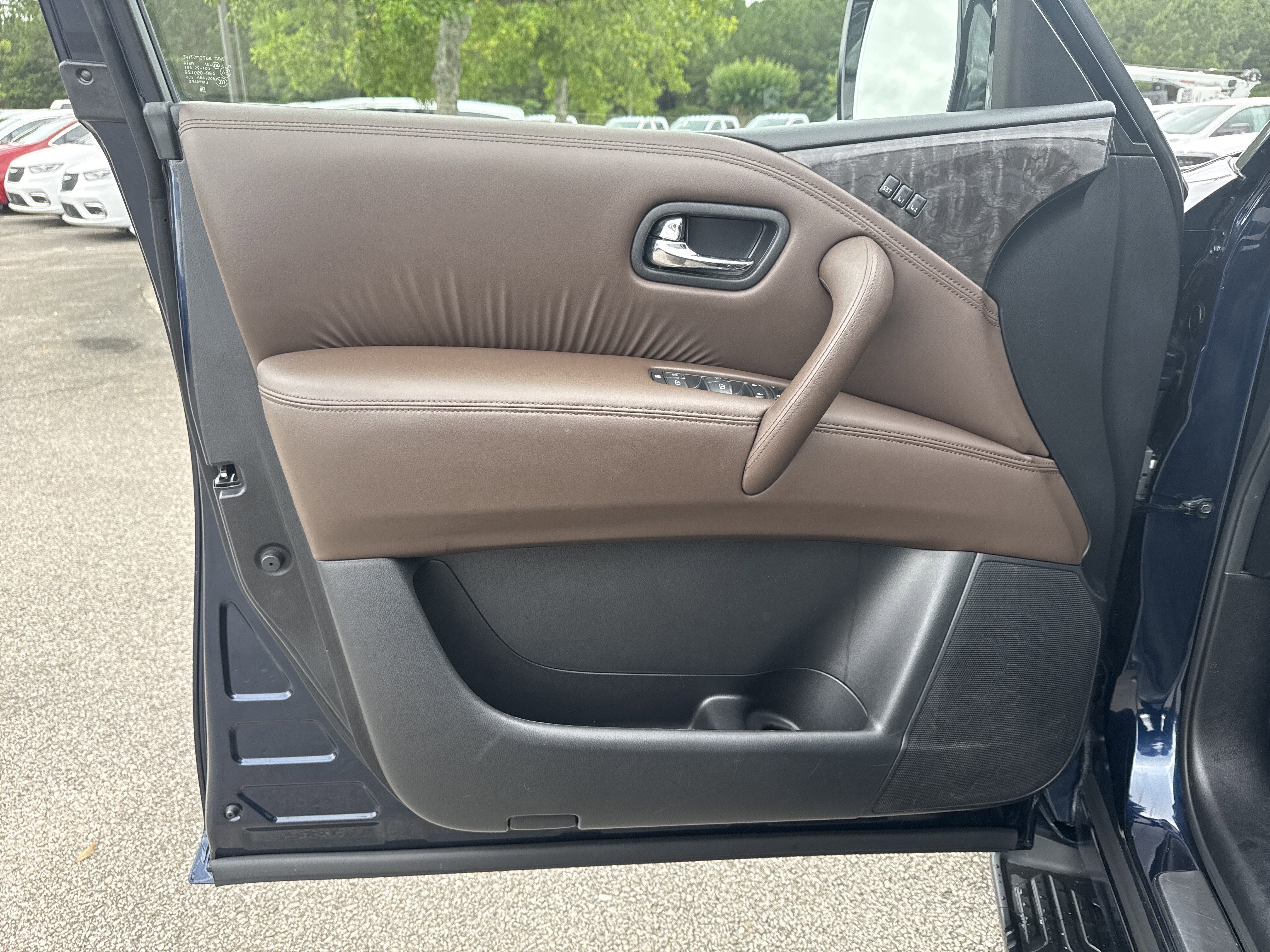 Used 2023 Hermosa Blue Pearl Nissan Platinum image 11