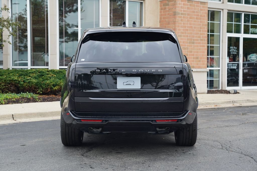 New 2026 Santorini Black Land Rover SE image 5