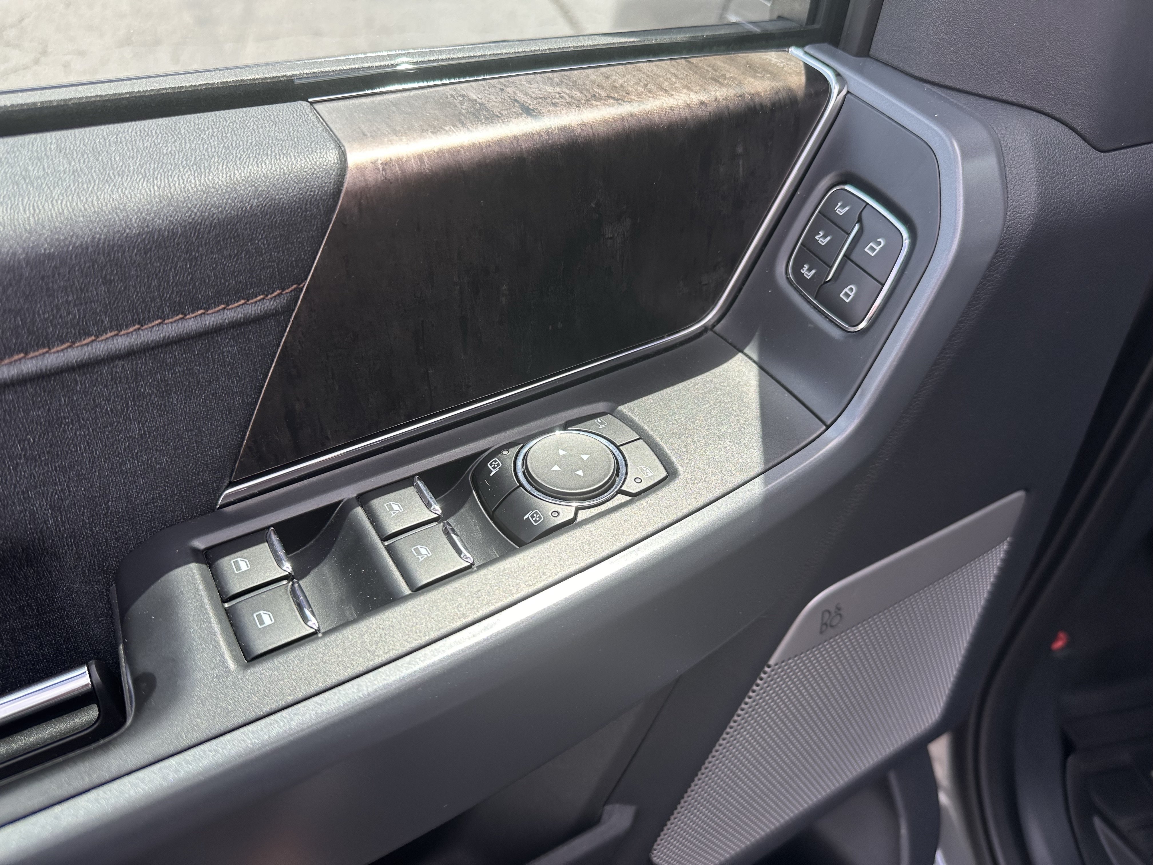 Used 2023 Carbonized Gray Metallic Ford LARIAT image 19