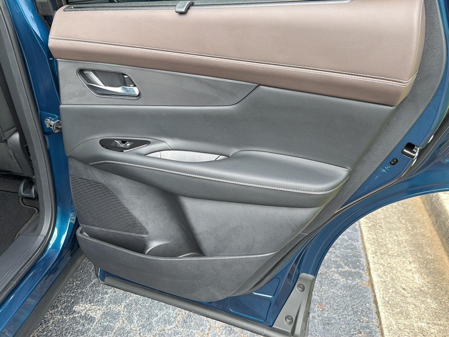 Used 2025 Aurora Blue Pearl Metallic/Super Black Nissan Platinum image 16