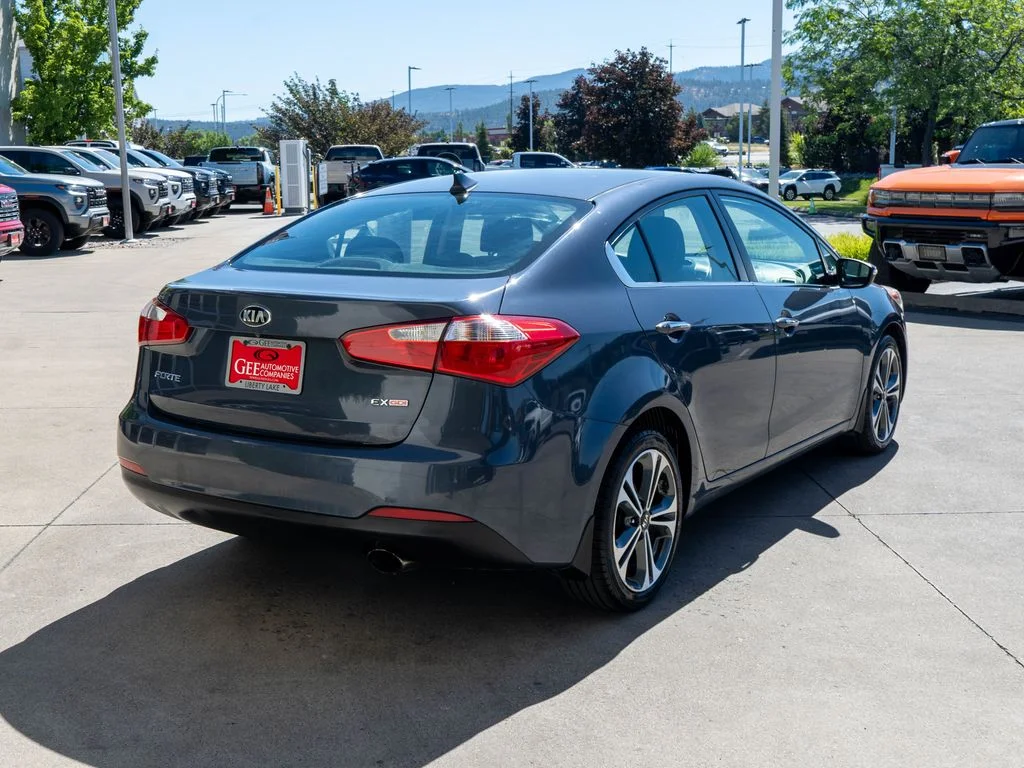 Used 2014 Blue Kia EX image 7