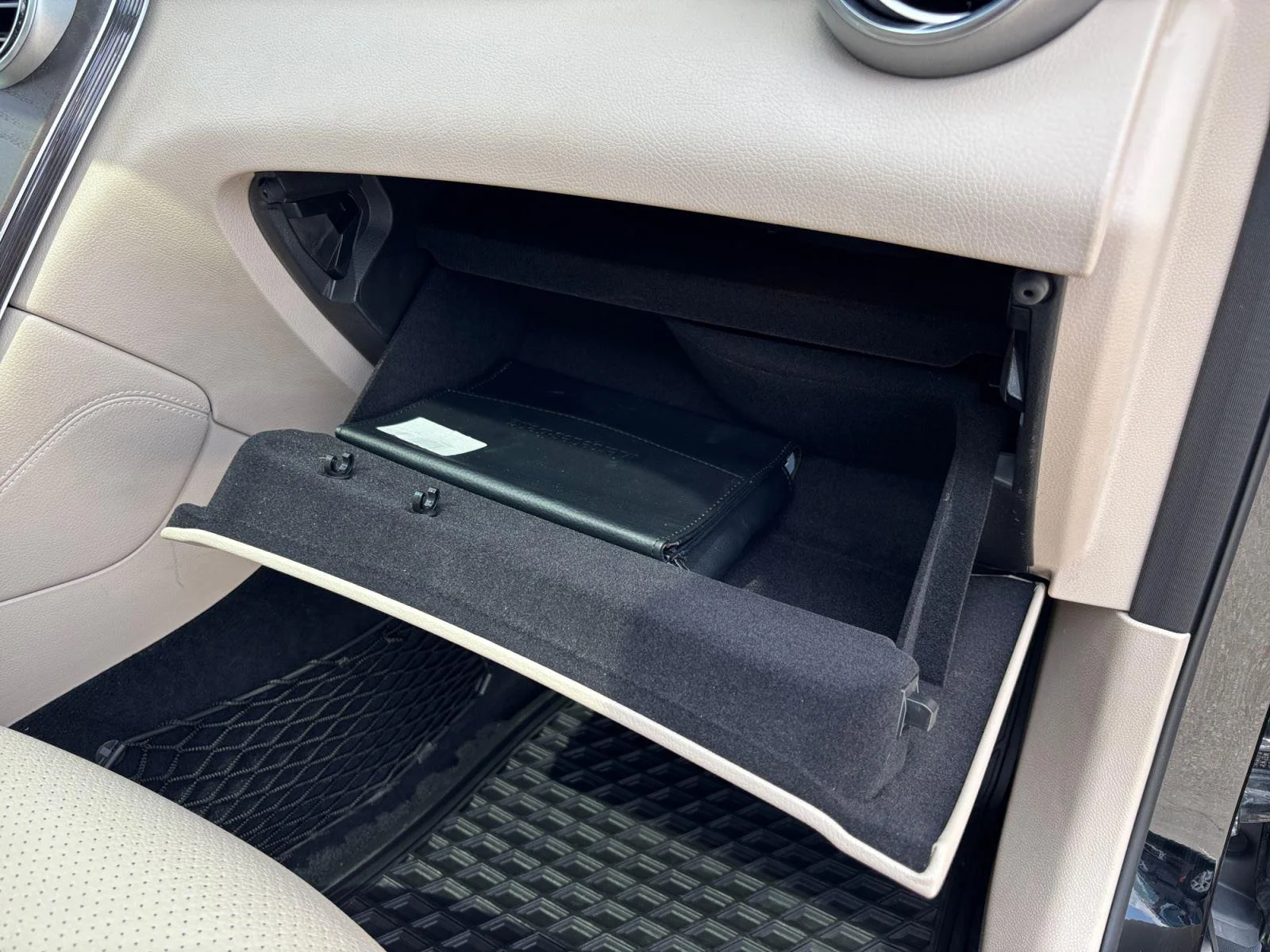Used 2019 Black Mercedes-Benz GLC 300 image 53