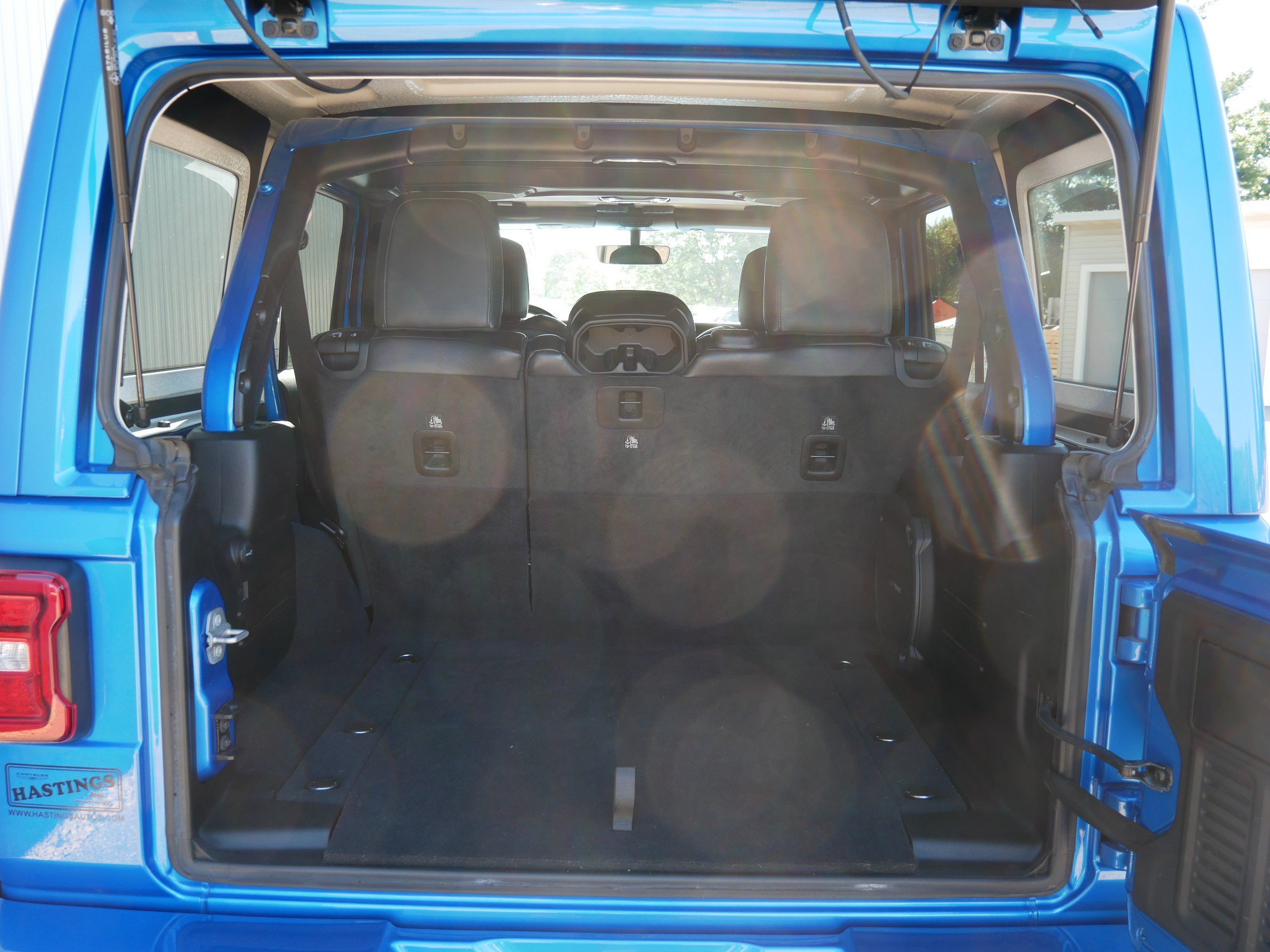 Certified Used 2022 Hydro Blue Pearlcoat Jeep Unlimited High Altitude image 12