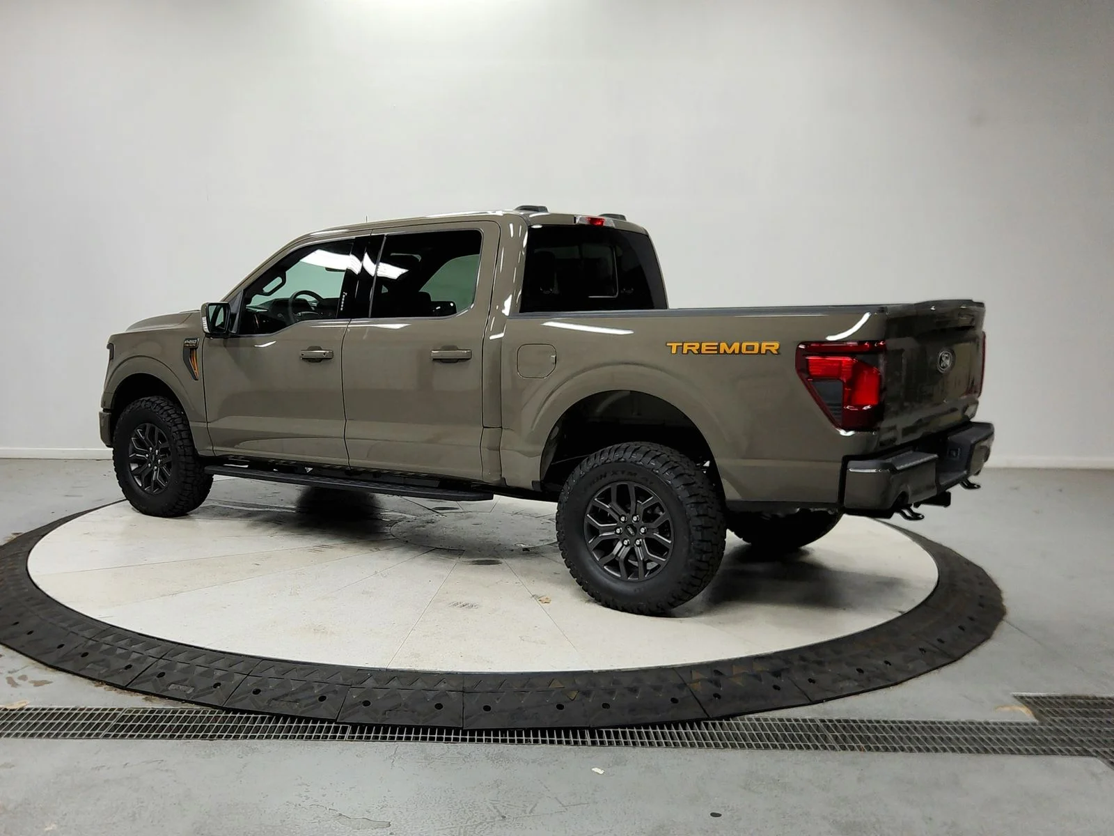 New 2026 Gray Ford Tremor image 6