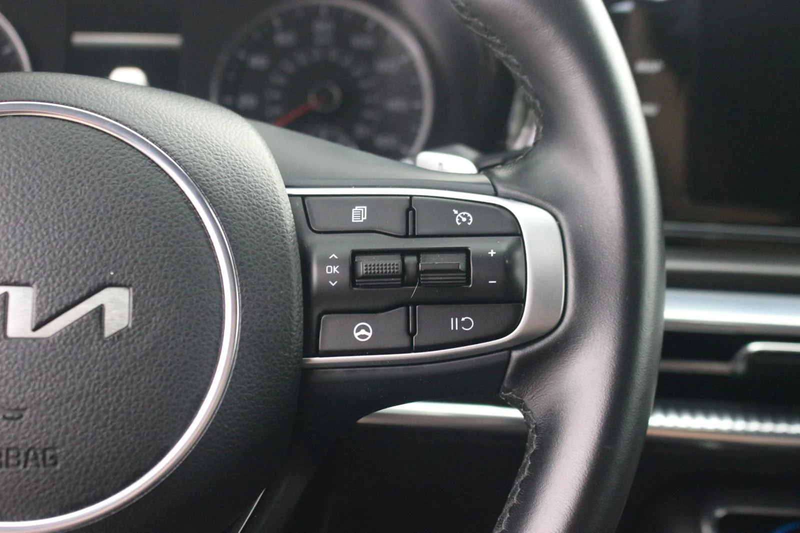 Used 2024 Blue Kia GT image 17