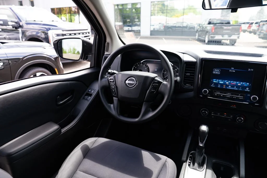 Used 2022 White Nissan S image 9