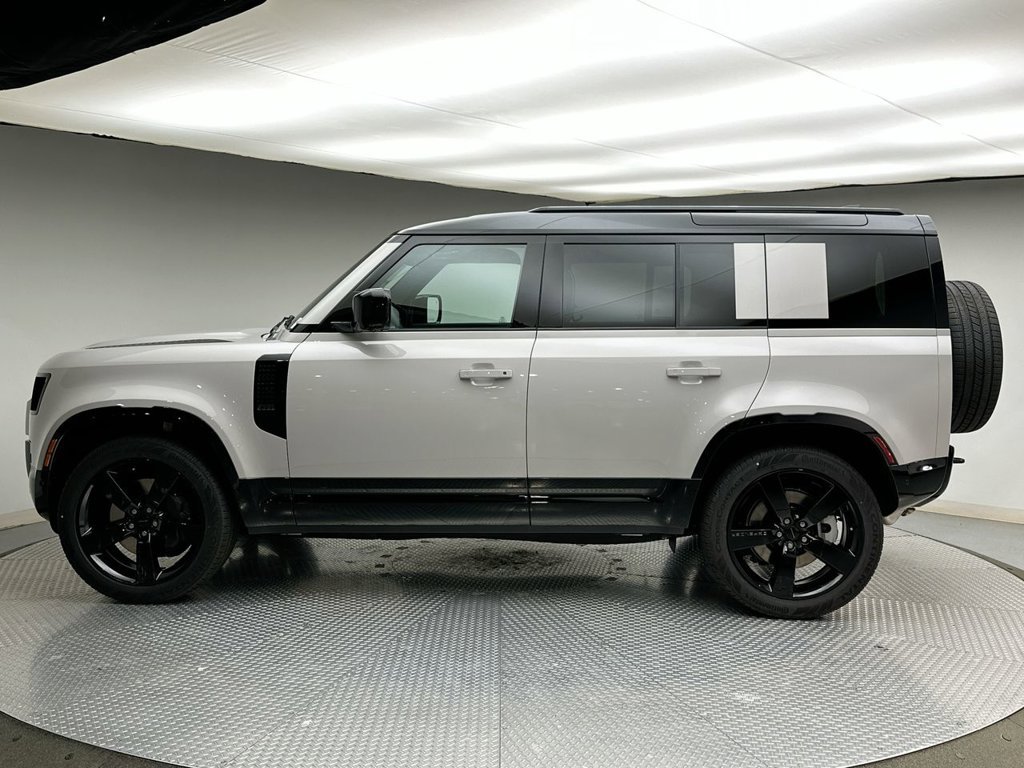 New 2026 Borasco Grey Land Rover X-Dynamic SE image 2