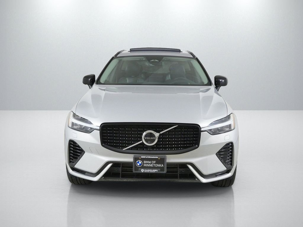 Used 2023 Silver Volvo Ultimate image 3