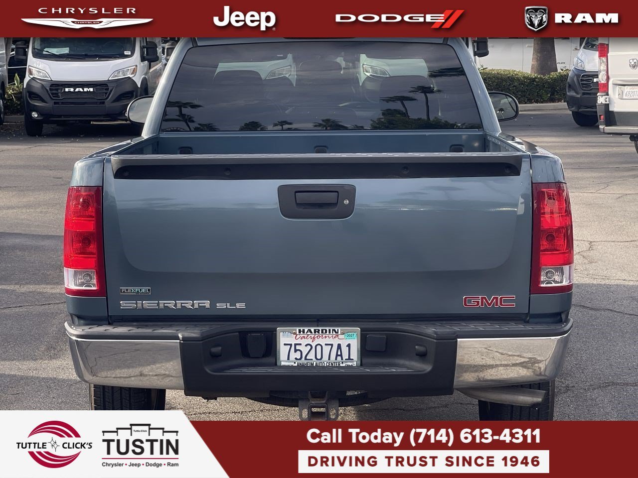 Used 2011 Stealth Gray Metallic GMC SLE image 14