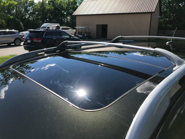 Used 2016 Midnight Jade Nissan SL image 4