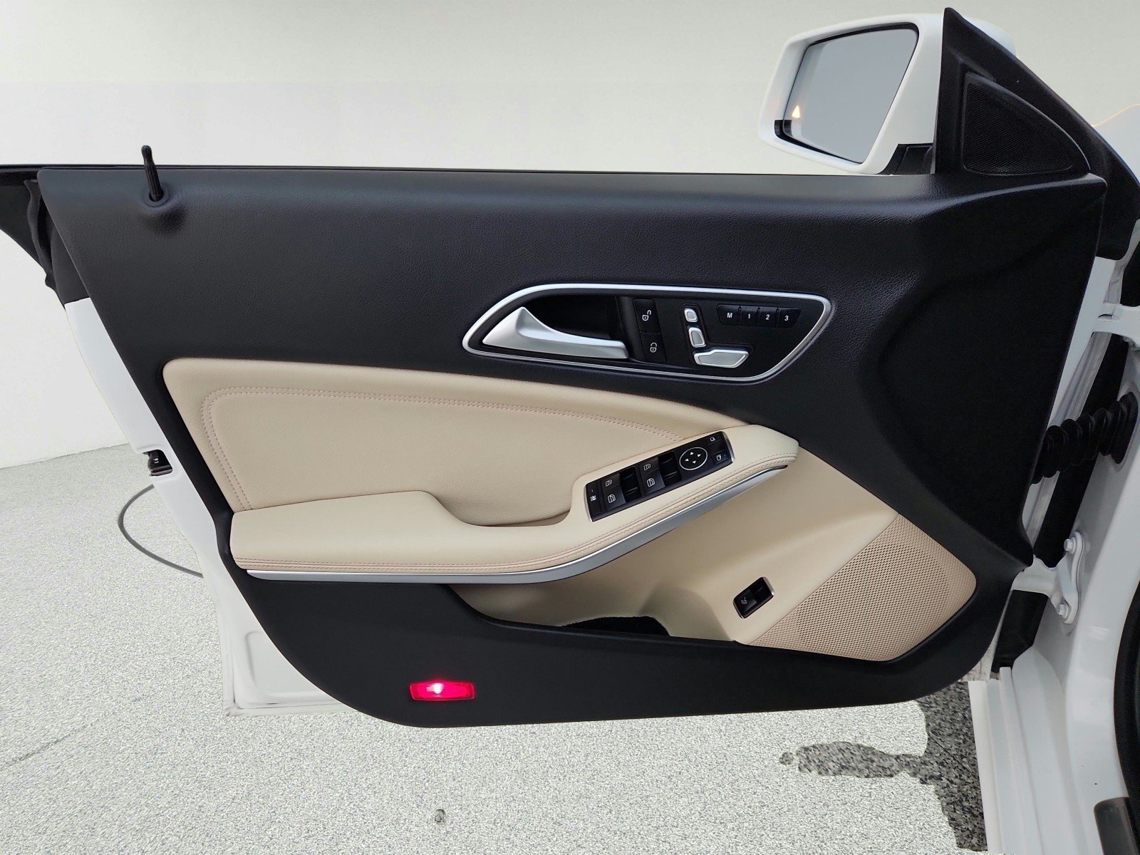 Used 2019 Polar White Mercedes-Benz CLA 250 image 26