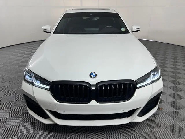 Used 2023 White BMW 540i image 2