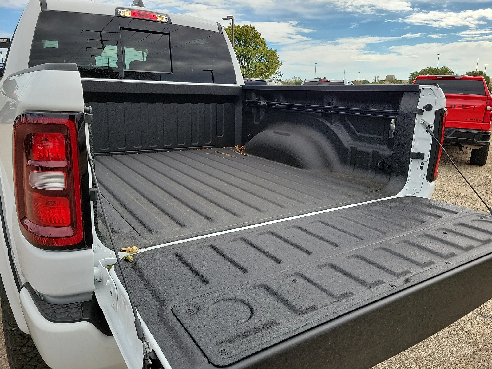 New 2026 PW7 Bright Whit Ram BIG HORN CREW CAB 4X4 5