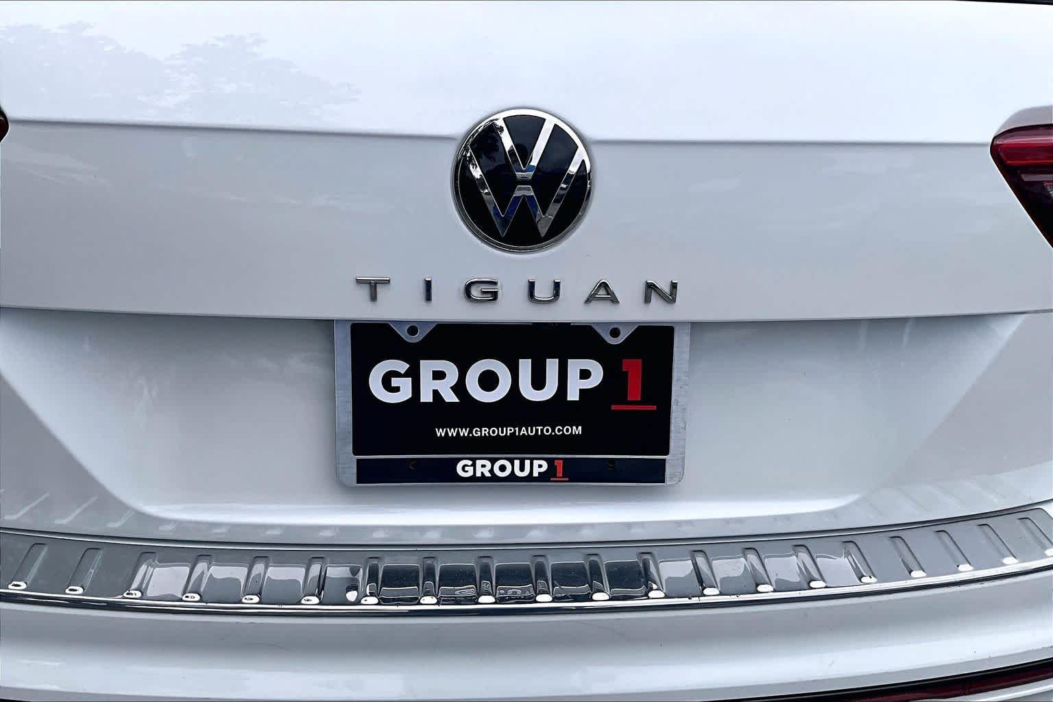 Used 2022 Oryx White Pearl Volkswagen SE R-Line Black image 33