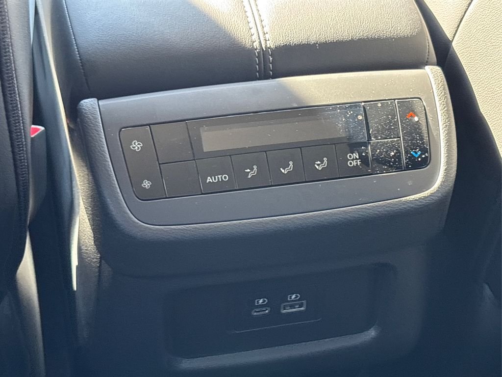 2025 Nissan Pathfinder SL - Photo 22