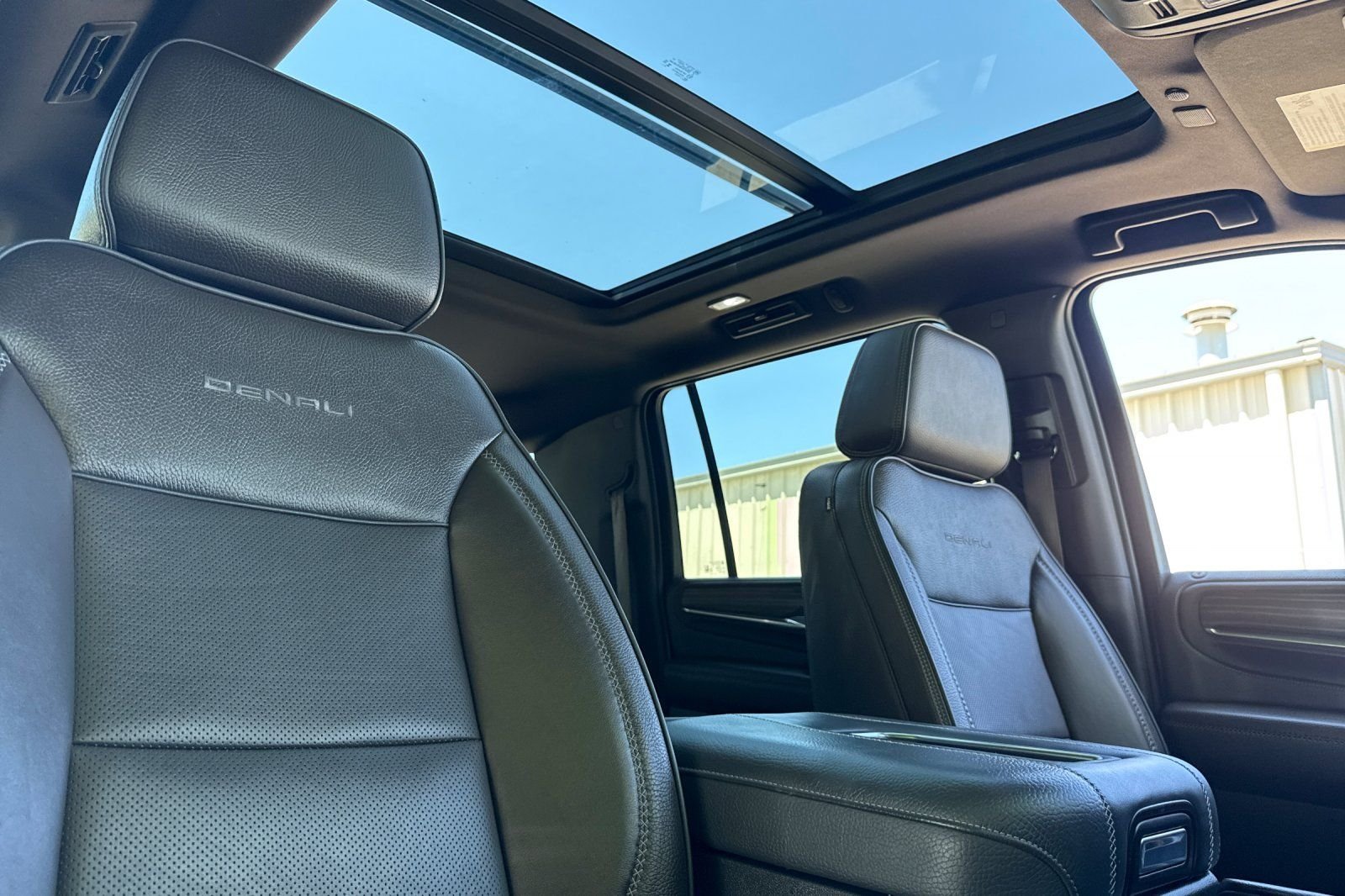 Used 2023  GMC Denali image 18