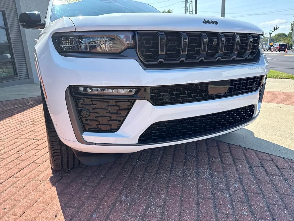 Used 2026 White Jeep Limited Reserve image 4