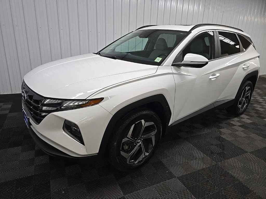 Used 2023 White Pearl Hyundai SEL image 9
