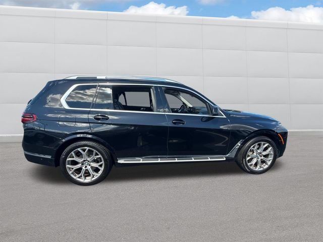 Used 2025 Black Sapphire Metallic BMW xDrive40i image 12