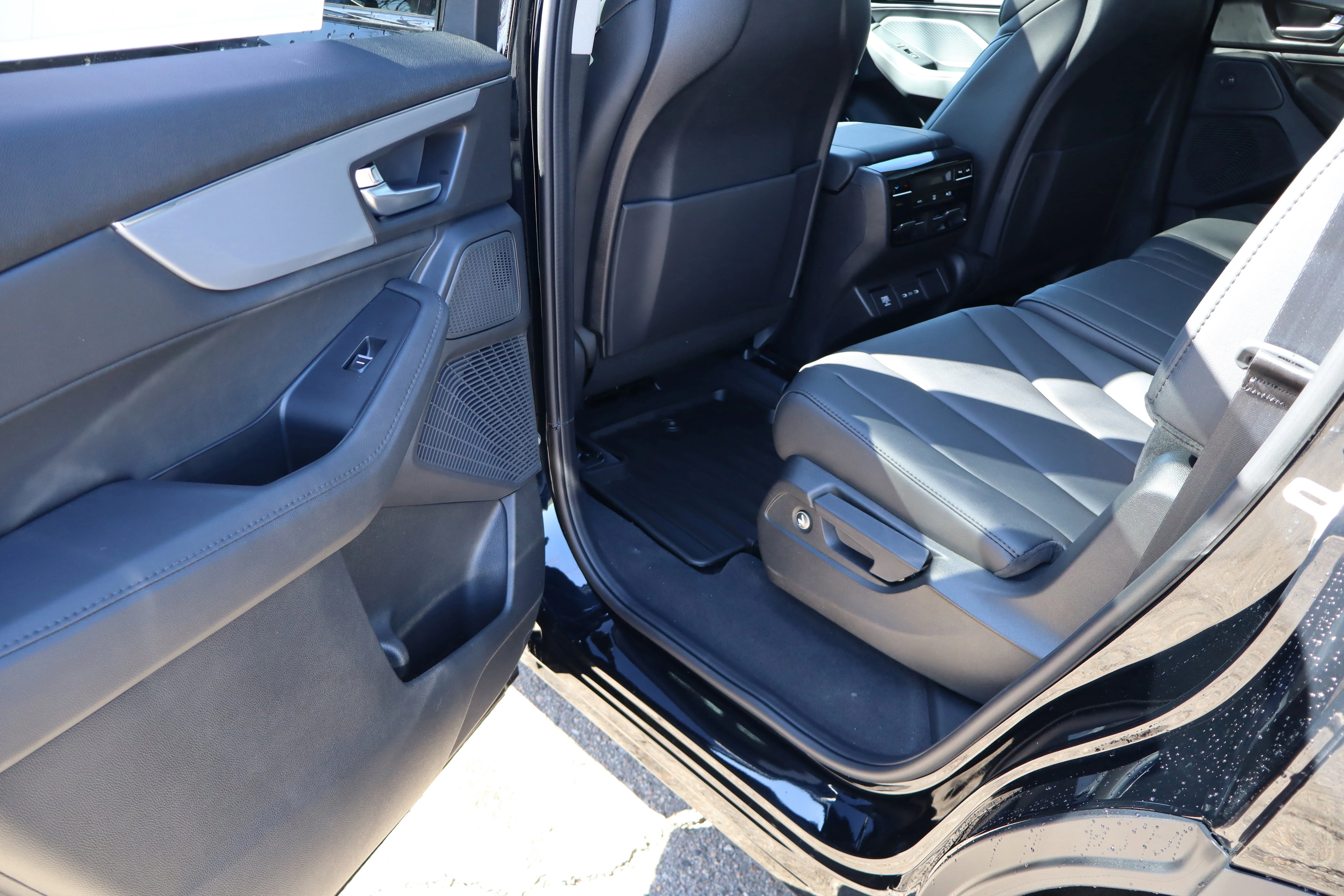 New 2026 Majestic Black Pearl Acura 4MDX image 25